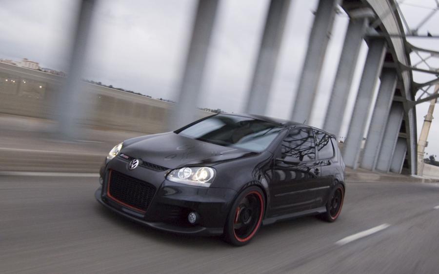  Volkswagen Golf R GTi Concept 2006 года  (фото 12 из 25)